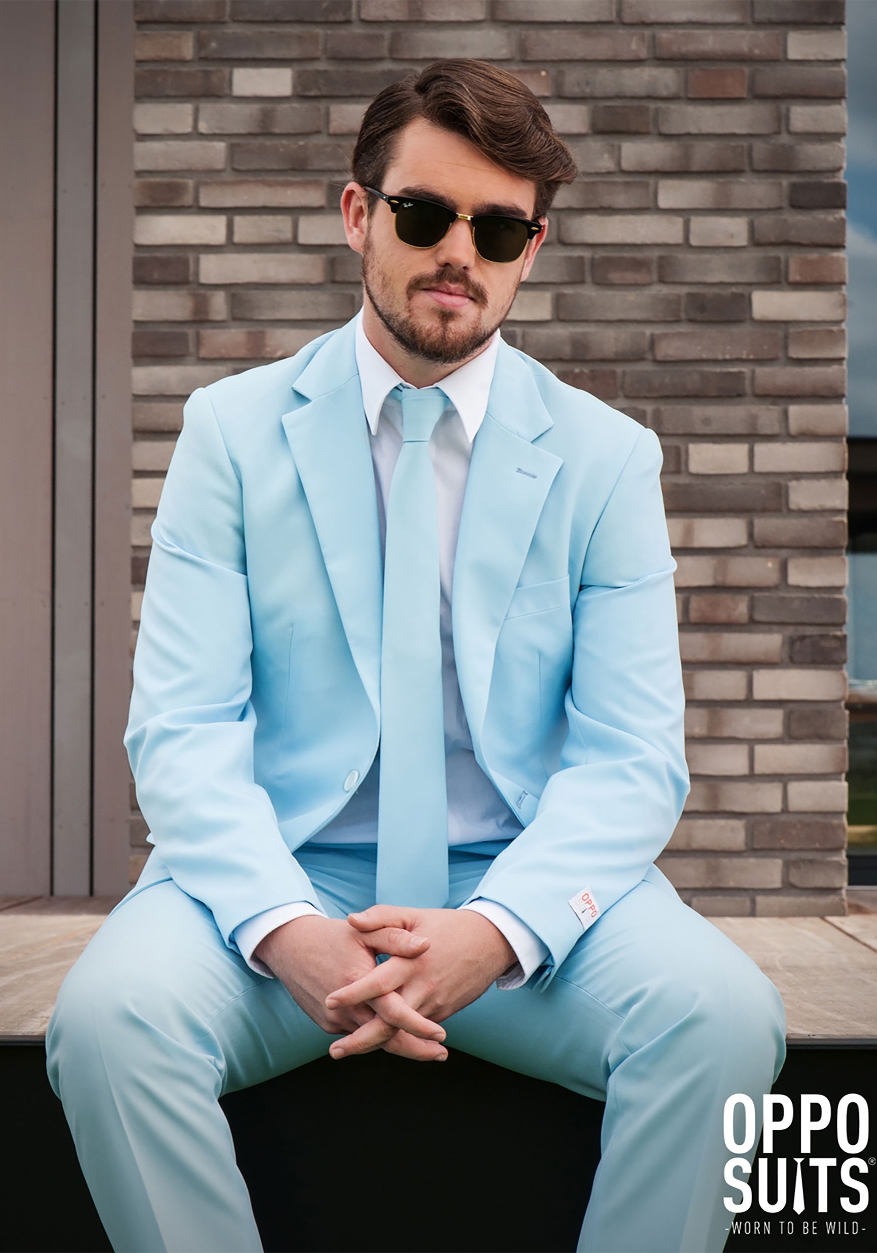 https://images.halloweencostumes.ca/products/32631/2-1-85292/mens-opposuits-baby-blue-suit.jpg