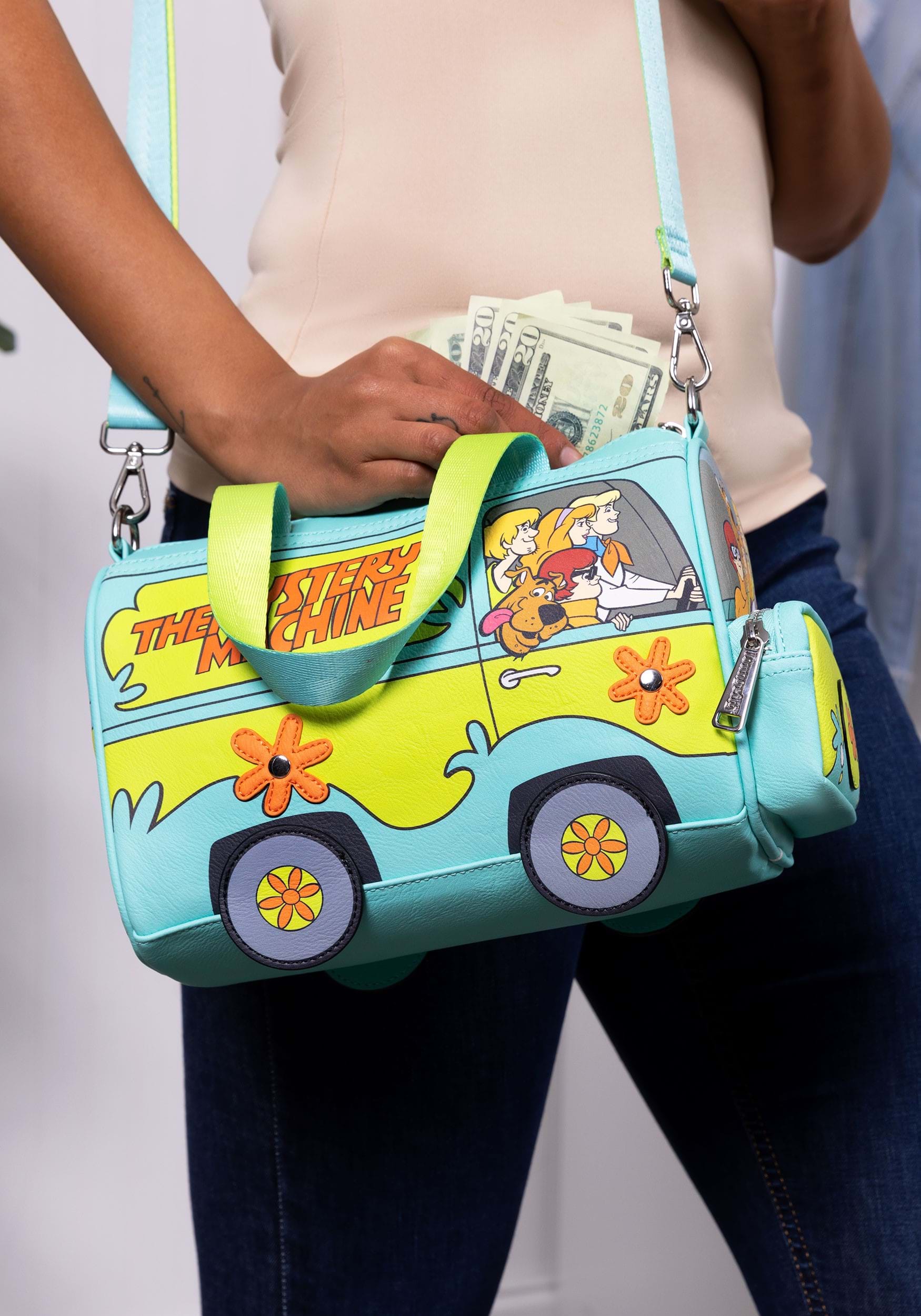 https://images.halloweencostumes.ca/products/87338/1-1/loungefly-scooby-doo-mystery-machine-crossbody-main-upd.jpg